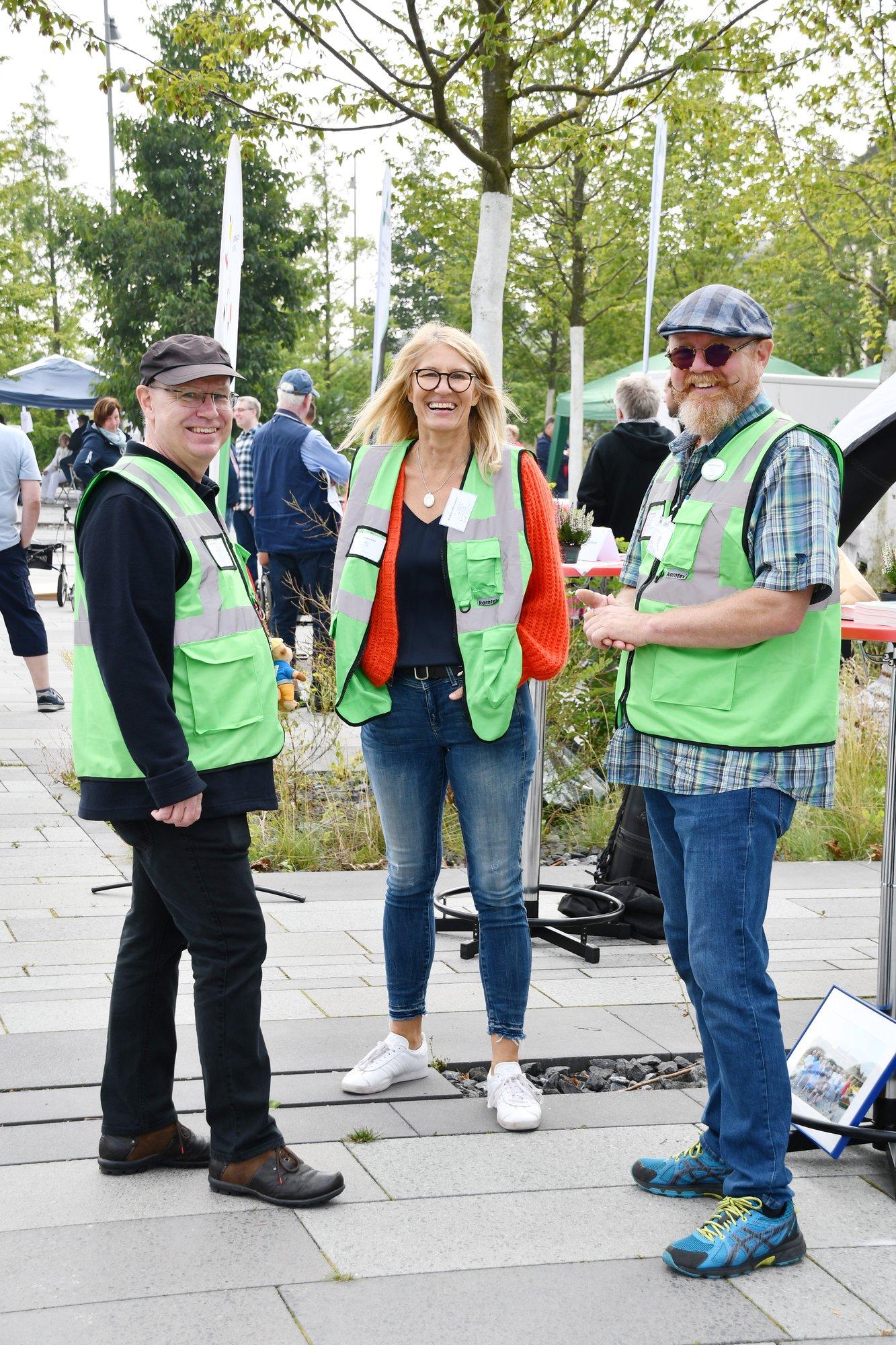 Drei Ehrenamtliche des Fördervereins Landesgartenschau in grünen Westen bei der Aktionsmeile im Zechenpark